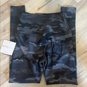 Beyond Yoga Black and Gray Leggings Stretchy Athletic Wear